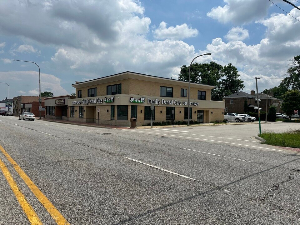 3927 W 95th St in Evergreen Park, IL - Building Photo