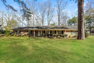 5606 Warwick Dr in Jackson, MS - Building Photo