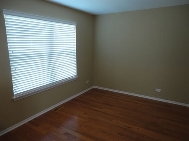 1209 N Camden Ln in South Elgin, IL - Foto de edificio - Building Photo