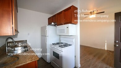 4925 Auburn Dr in San Diego, CA - Building Photo - Building Photo