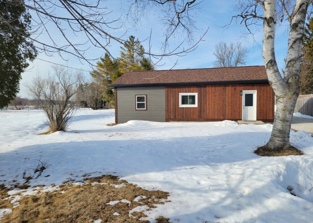 1210 26th St in Two Rivers, WI - Building Photo