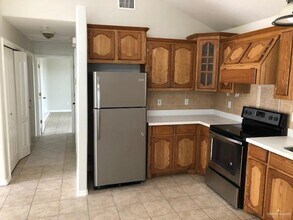 14 Doctor's Dr in Edinburg, TX - Building Photo - Building Photo