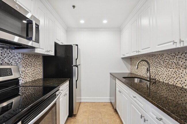 1 2nd St in Jersey City, NJ - Foto de edificio - Building Photo