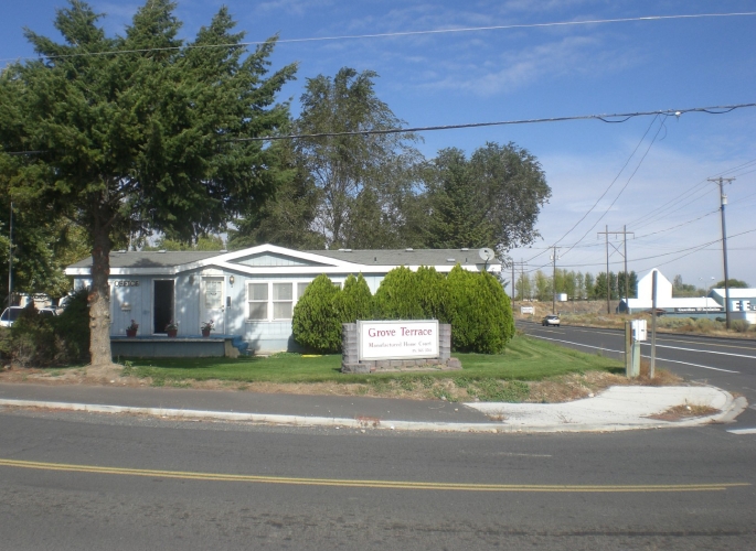 Grove Terrace Mobile Home Park in Moses Lake, WA - Building Photo