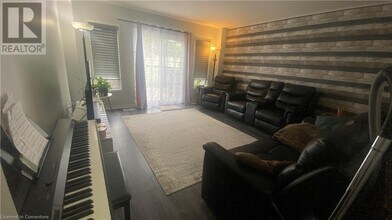155 Highland Crescent in Kitchener, ON - Building Photo - Building Photo