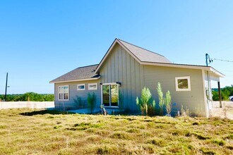 2519 Golf Dr in Spring Branch, TX - Foto de edificio - Building Photo