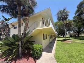 3325 Arpt Rd S in Naples, FL - Building Photo