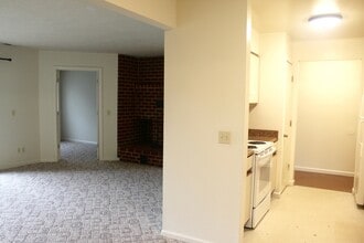 1034 Blue Ridge Dr in Harrisonburg, VA - Building Photo - Building Photo