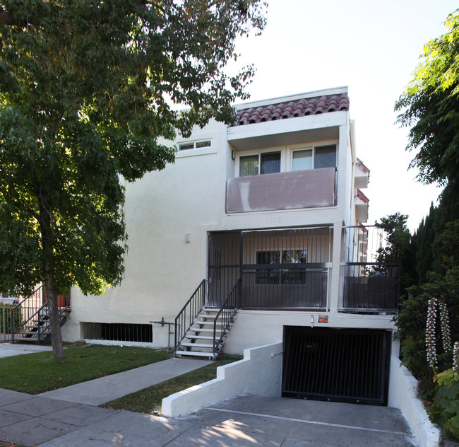 1118 Irving Ave in Glendale, CA - Building Photo - Building Photo