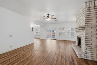 9227 Linbrooke in San Antonio, TX - Building Photo - Building Photo