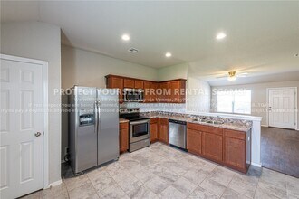 400 W Fitchberg St in Siloam Springs, AR - Building Photo - Building Photo