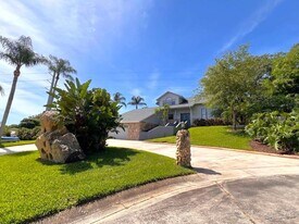 9 Point View Pl in Cocoa, FL - Building Photo