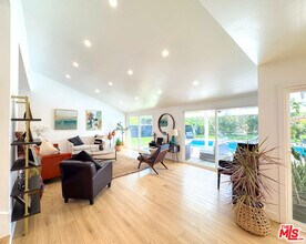 4327 Cezanne Ave in Los Angeles, CA - Building Photo - Building Photo
