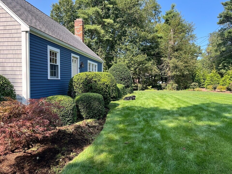 19 Pelham St in Pembroke, MA - Building Photo