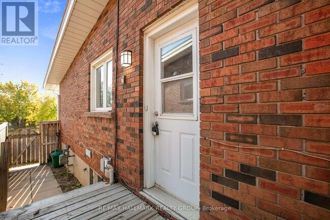 1135 Maitland Ave in Ottawa, ON - Building Photo - Building Photo