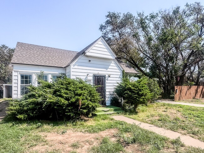 property at 2006 30th St
