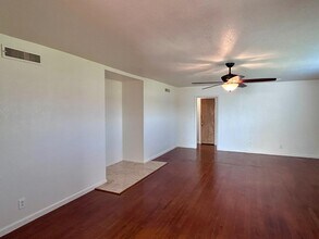 10433 S Bethel Ave in Selma, CA - Building Photo - Building Photo