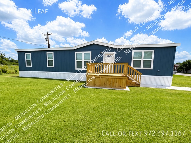 property at 136 Oak Leaf