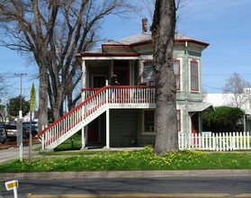 Fourplex in Sacramento, CA - Building Photo - Building Photo