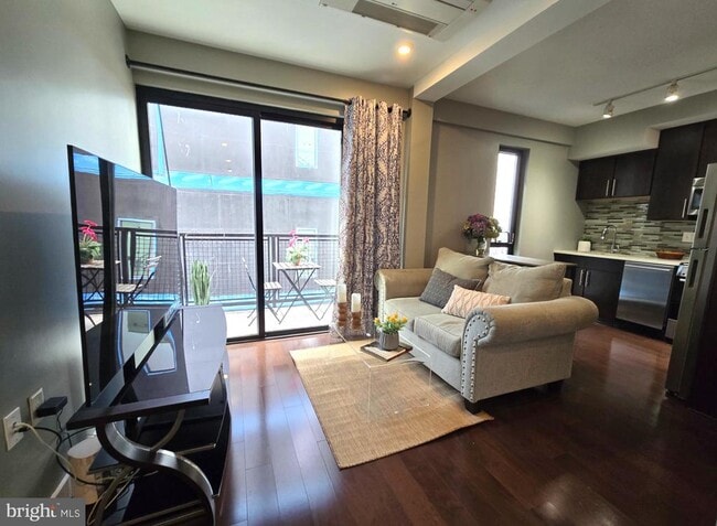 property at 1320 Fenwick Ln