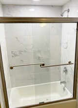 16 Lower West St, Unit 2 in Annandale, NJ - Building Photo - Building Photo