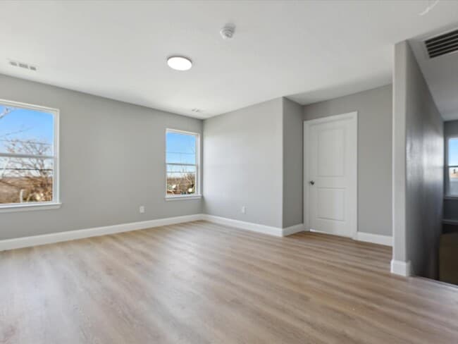 property at 2500 Oxford Ave