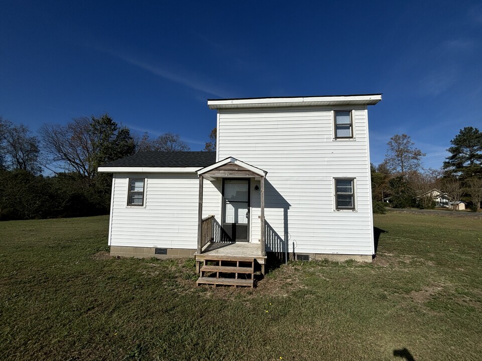 12172 NC-96 in Dunn, NC - Building Photo