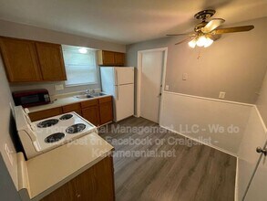 2214 NE 77th St in Gladstone, MO - Building Photo - Building Photo