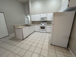 37228 Grassy Hill Ln in Dade City, FL - Building Photo - Building Photo