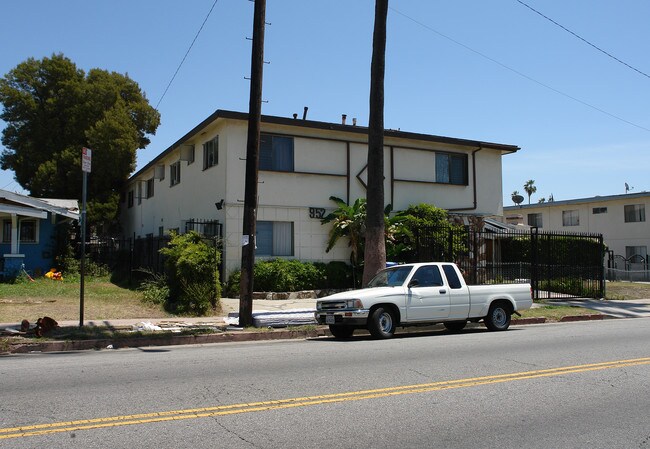 952 N Normandie Ave in Los Angeles, CA - Building Photo - Building Photo