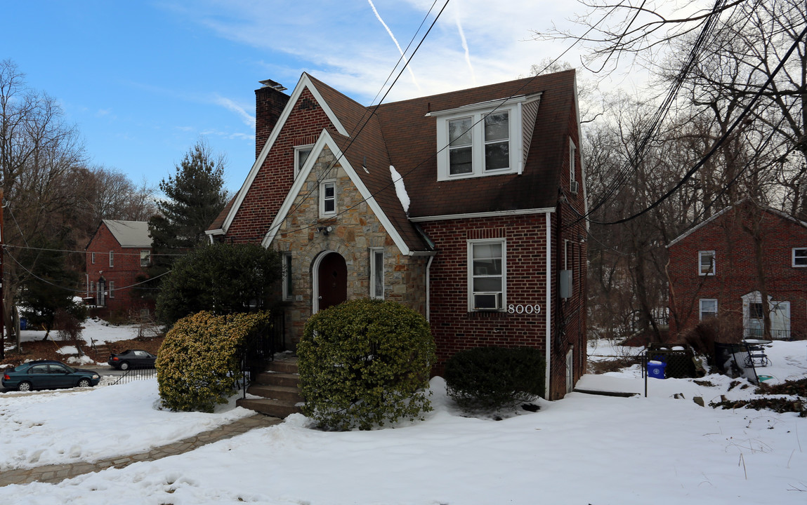 8009 Garland Ave in Takoma Park, MD - Building Photo