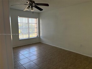 4168 Inverrary Dr in Lauderhill, FL - Building Photo - Building Photo