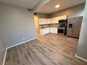 3917 W Van Buren St in Chicago, IL - Building Photo - Building Photo