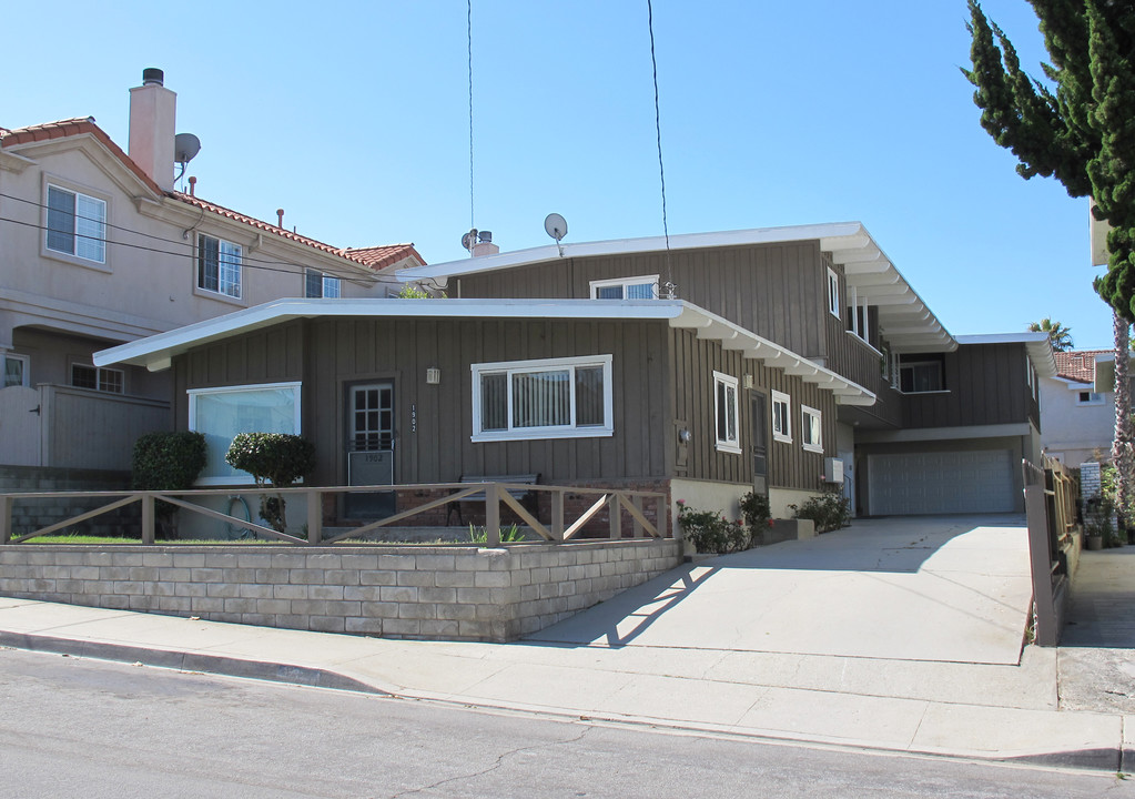 1902 Rockefeller Ln in Redondo Beach, CA - Building Photo