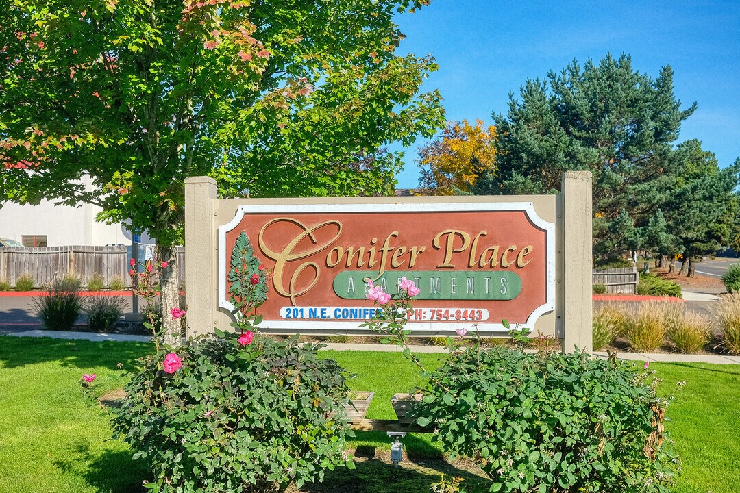 Conifer Place in Corvallis, OR - Foto de edificio