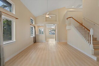 18 Puuaina Pl in Kahului, HI - Building Photo - Building Photo