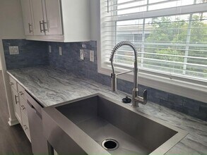 2505 E Bay Dr in Largo, FL - Building Photo - Building Photo