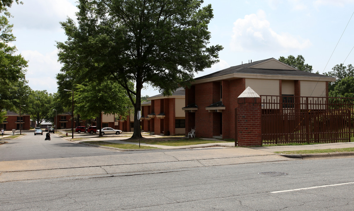 Cornwallis Road Apartments in Durham, NC - Building Photo