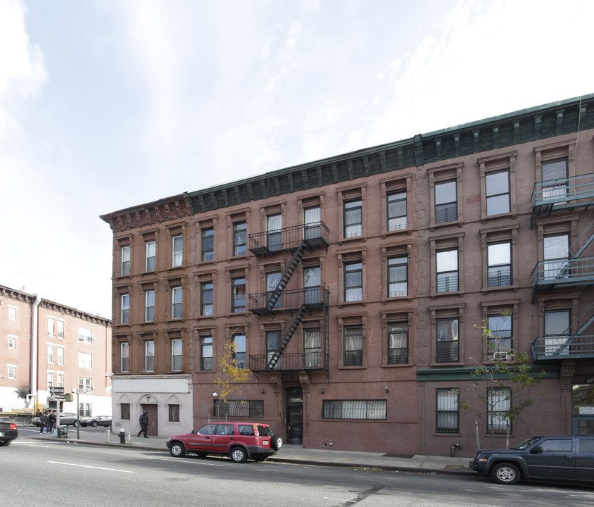 1073 BEDFORD AVE in Brooklyn, NY - Building Photo