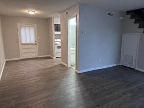 779 Old Hickory Blvd in Jackson, TN - Foto de edificio - Building Photo