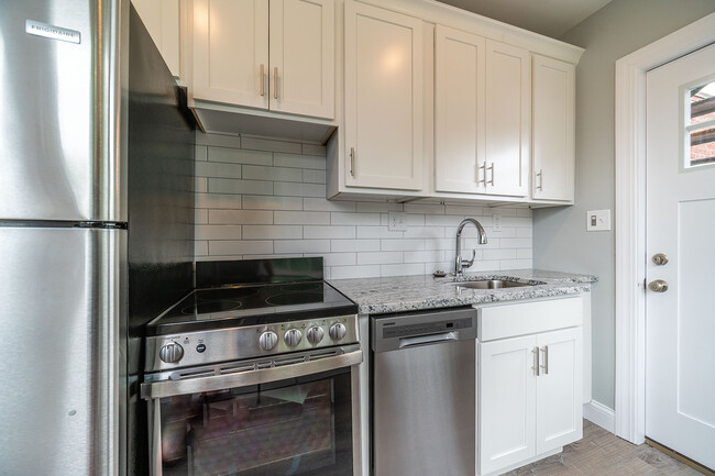 388 Fairwood Ave, Unit 388A fairwood