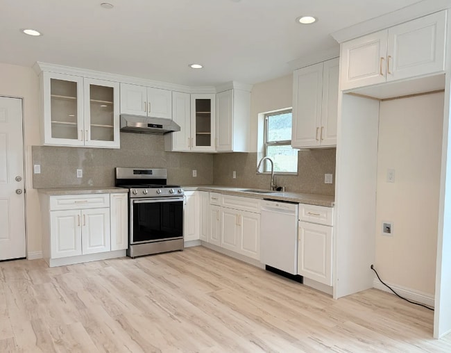15711 Fairgrove Ave in La Puente, CA - Building Photo - Building Photo