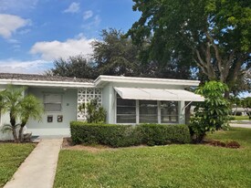 277 W High Point Ct in Delray Beach, FL - Building Photo