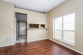 837 Foxridge Dr in Arlington, TX - Building Photo - Building Photo