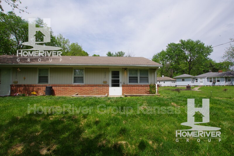 10502 E Winner Rd in Independence, MO - Building Photo