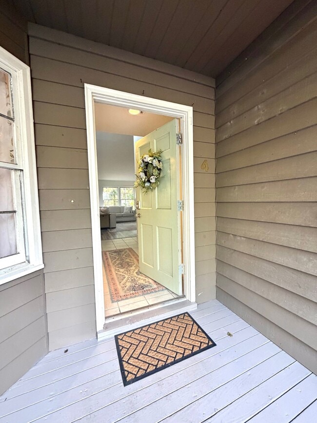 4 Fernwood Trail in Hilton Head Island, SC - Building Photo - Building Photo
