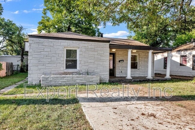 property at 1861 Woodland Ave SW