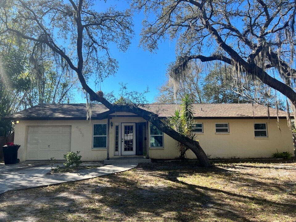 4711 4th St S in St. Petersburg, FL - Building Photo