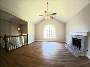 2575 Overlake Dr in Powder Springs, GA - Building Photo - Building Photo