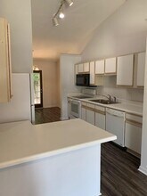 1100 Holden Dr in Greenville, NC - Building Photo - Building Photo